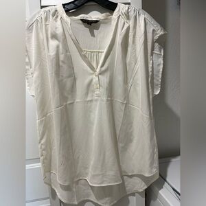 Banana Republic Cream V-Neck Button-Front Blouse